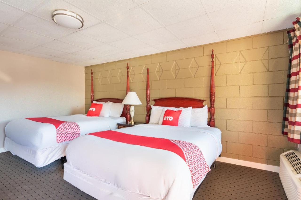 Oyo Hotel Malden Ma Broadway Extérieur photo