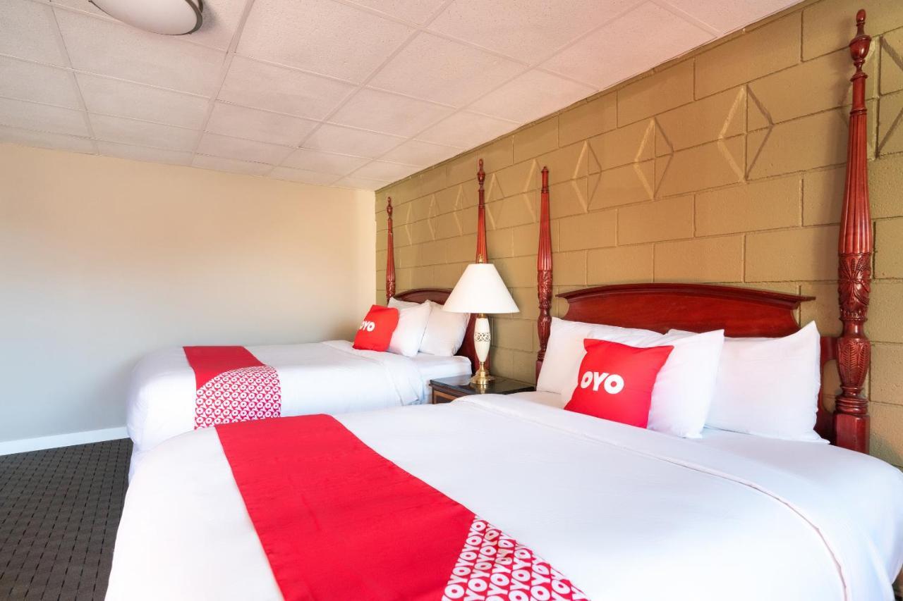 Oyo Hotel Malden Ma Broadway Extérieur photo